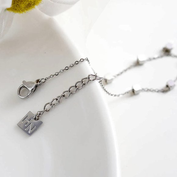 DARBY Square Bead Bracelet - Picture 4 of 7